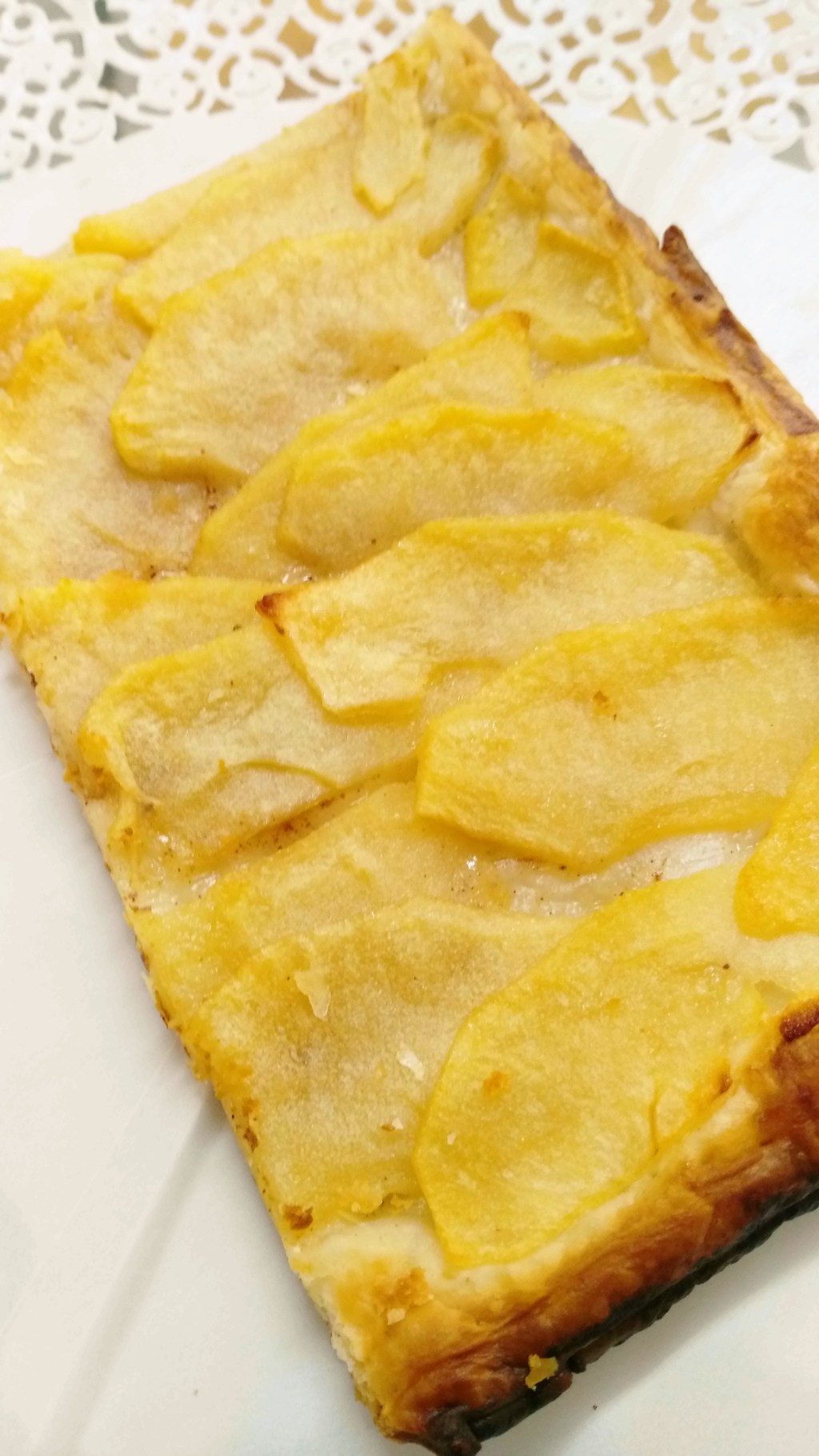 Tarta de hojaldre con&nbsp;manzana