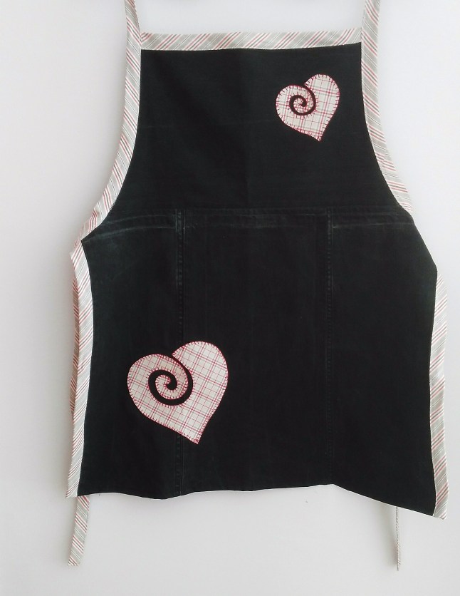 Delantal con tejanos reciclados