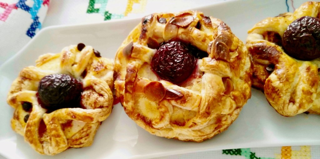 Tartas de hojaldre con manzana y&nbsp;chocolate