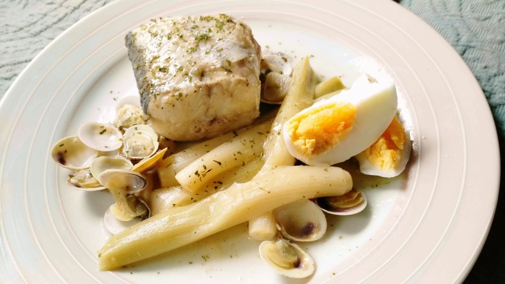 Merluza con calçots