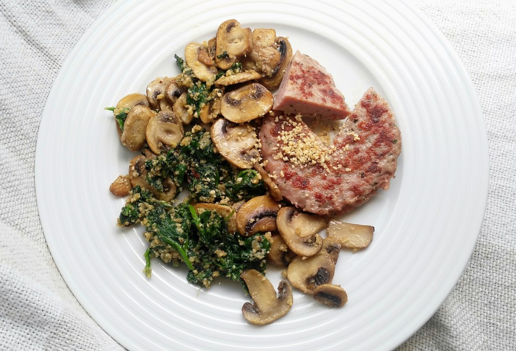 Hamburguesa con espinacas, champiñones y&nbsp;avellanas