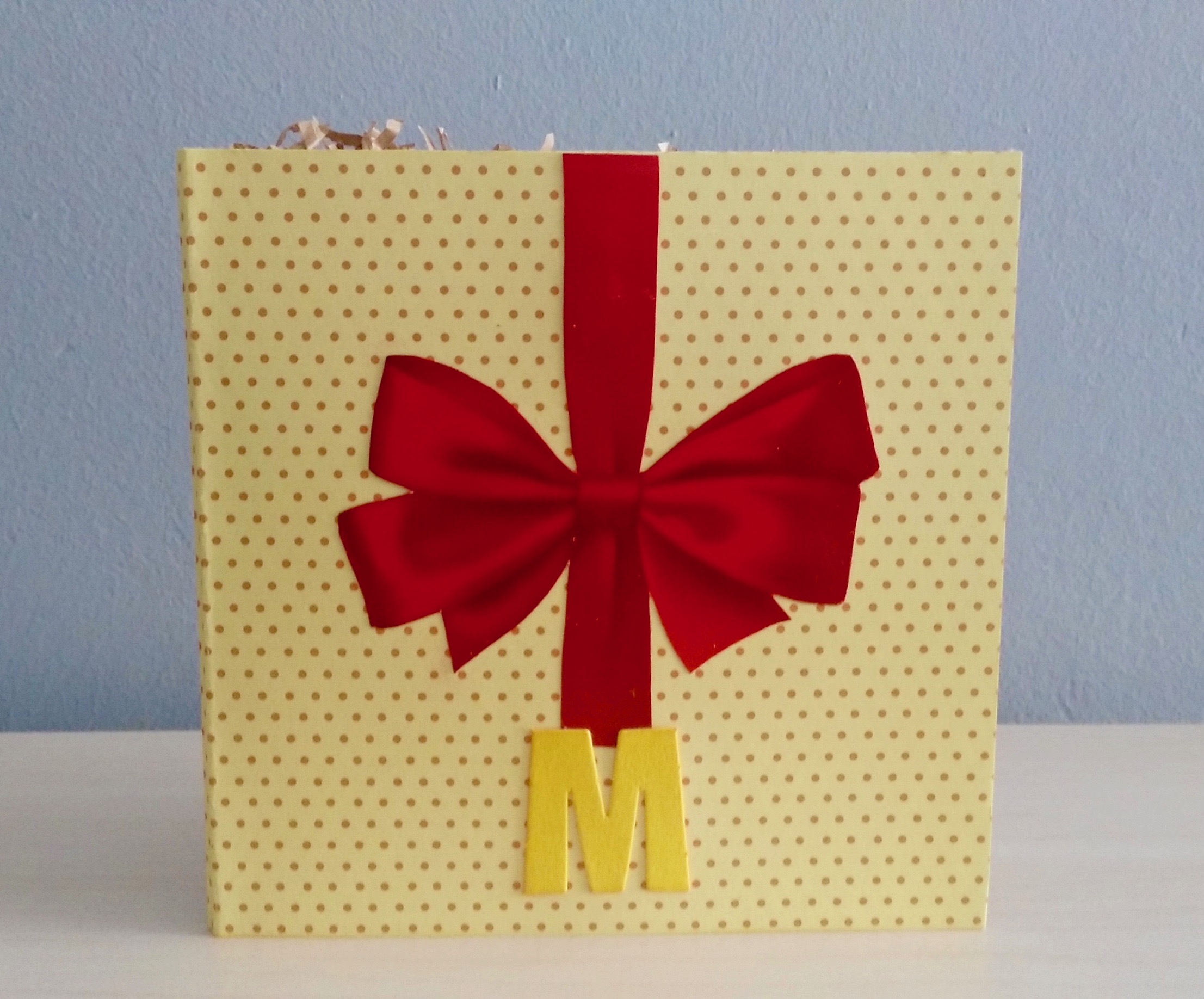 Tarjeta de cumpleaños. Lazo