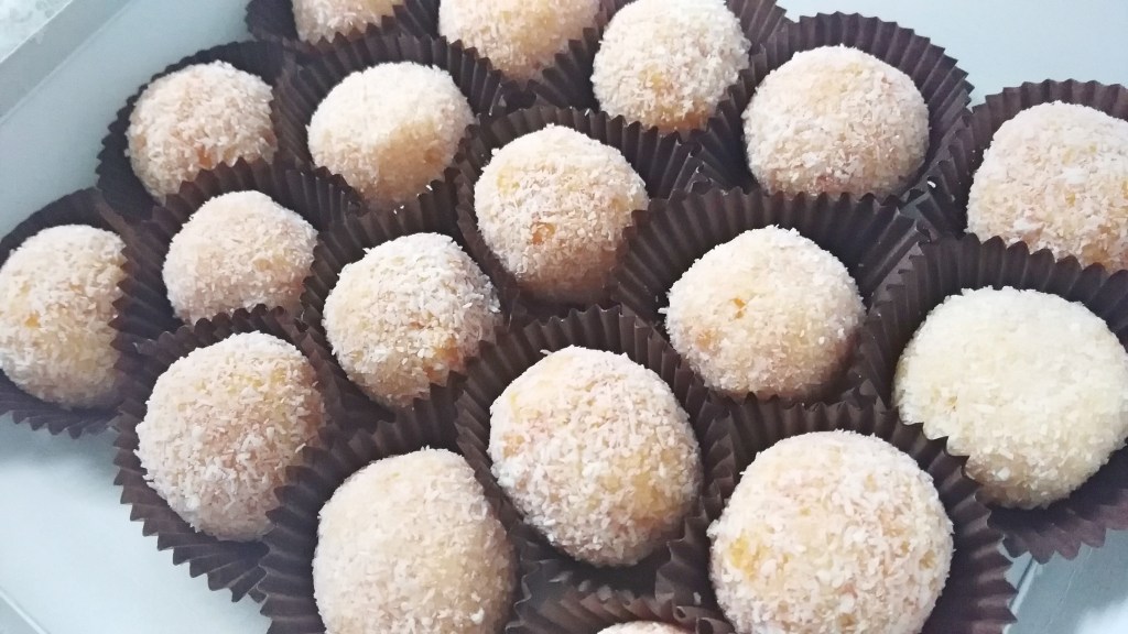 Bolitas de zanahoria y coco&nbsp;rallado