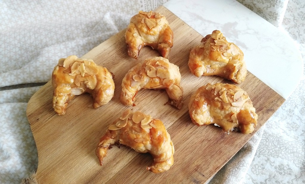 Mini Croissants rellenos de chocolate&nbsp;blanco