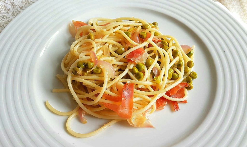 Espaguetis con guisantes al&nbsp;limón