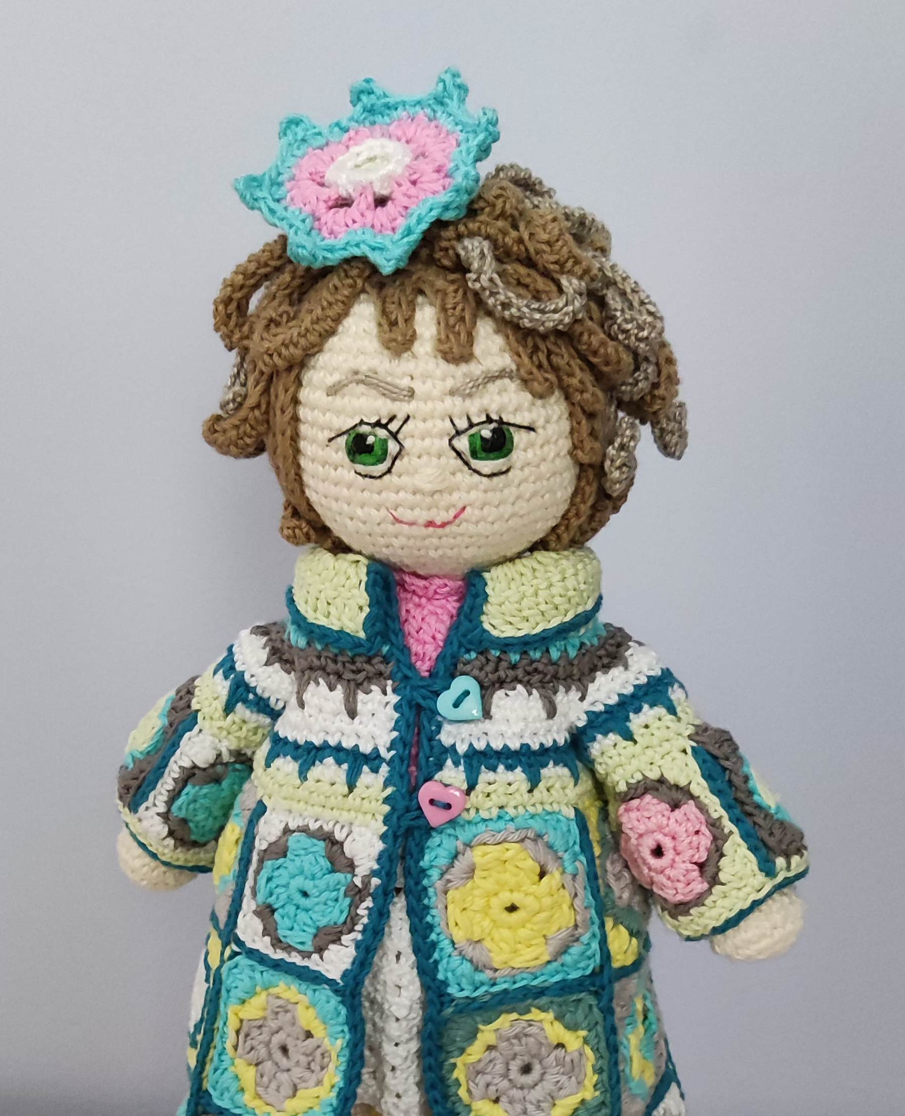 Lina, la muñeca amigurumi para terapia y ayuda a la memoria
