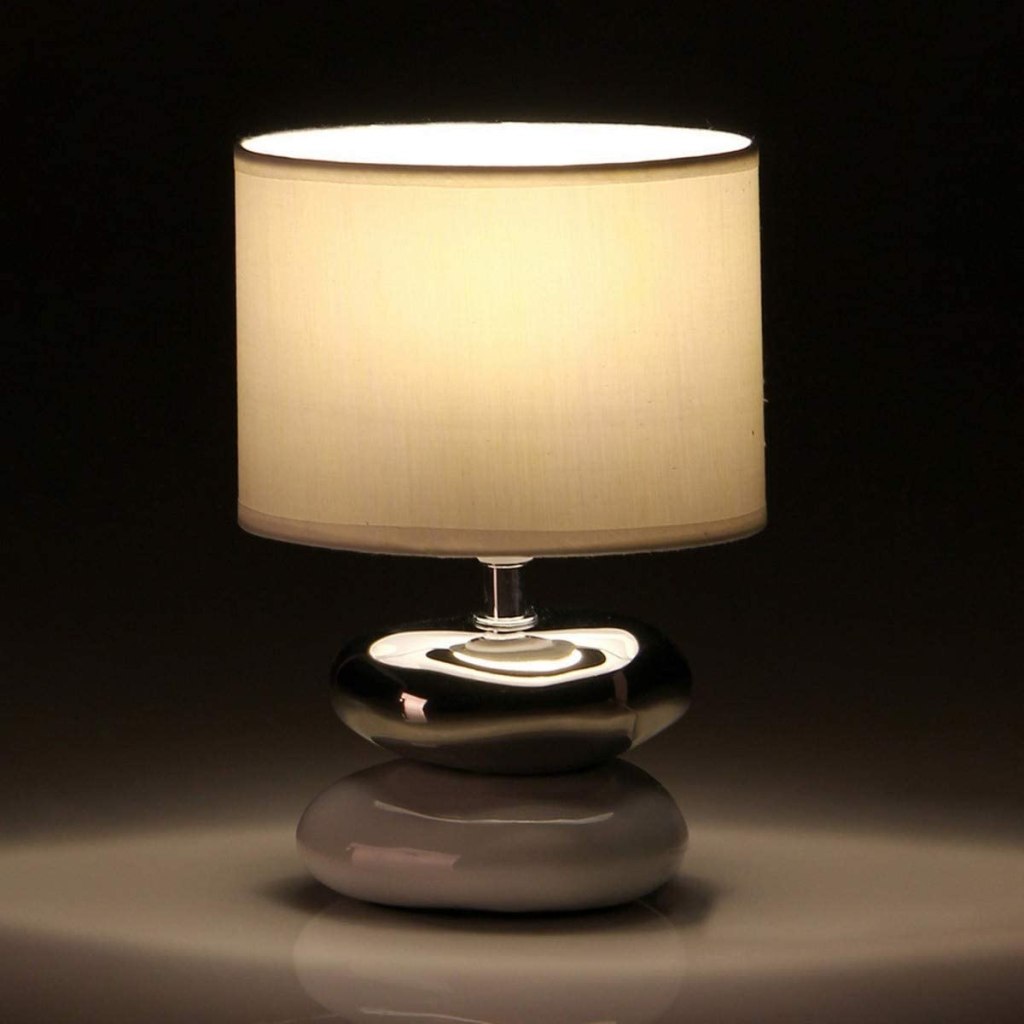 La imagen tiene un atributo ALT vacío; su nombre de archivo es lampara-oriental.jpg